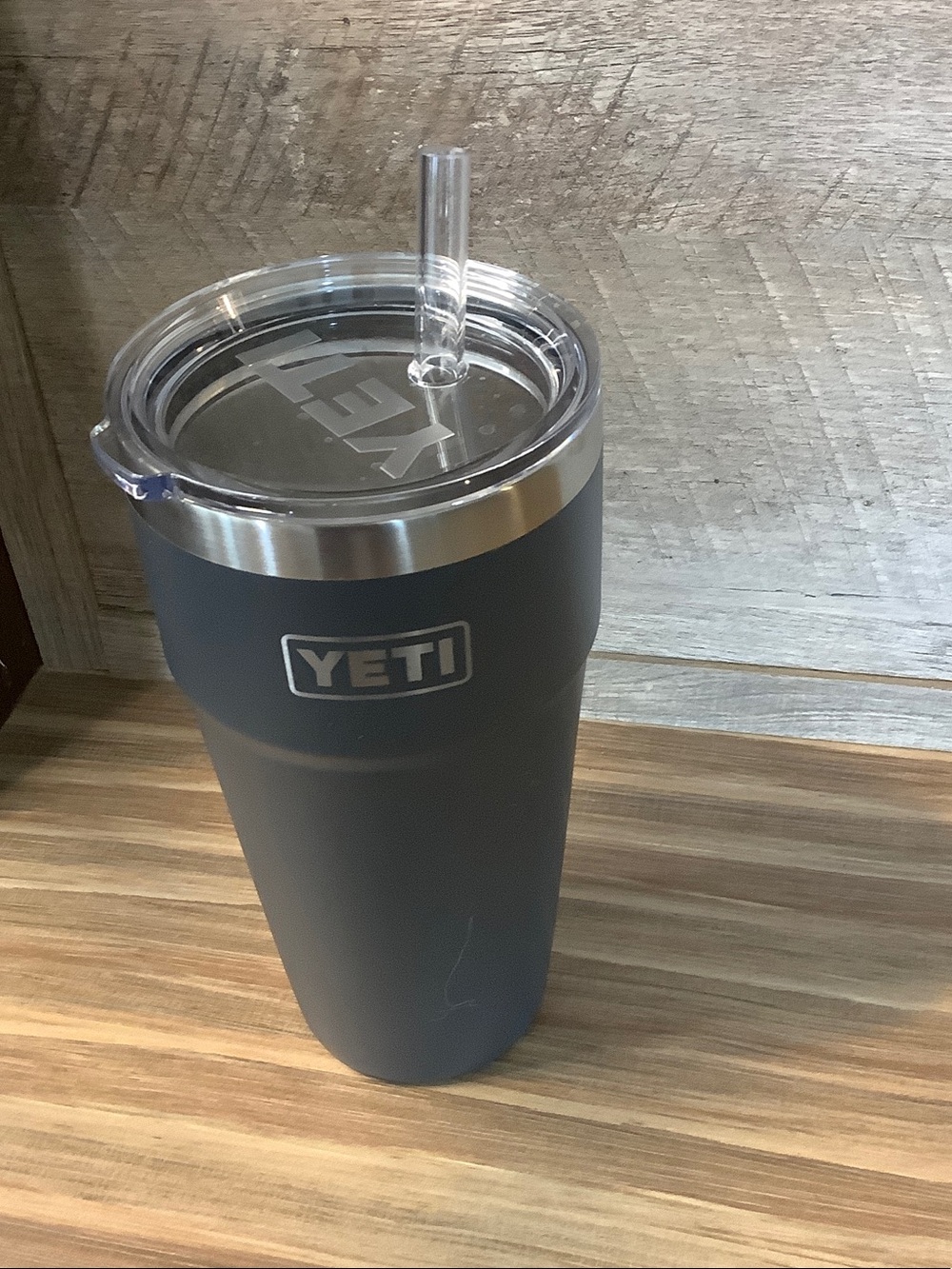 Yeti Rambler in Slate Gray with Clear Lid and Straw 26 oz